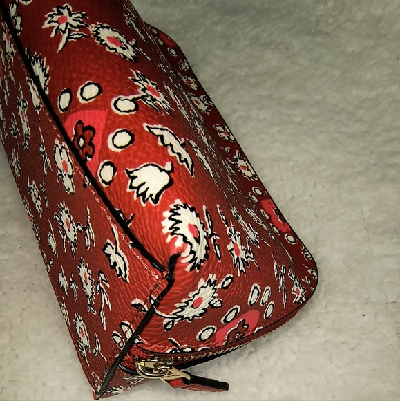 Coach Wild Hearts Collection Cosmetic Case NWOT - Picture 6 of 12